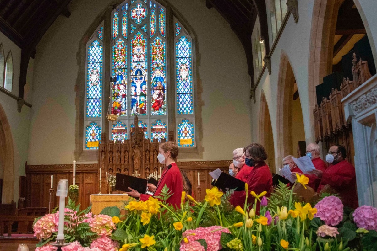 Christ Church Cathedral Choir members singing at Easter.
