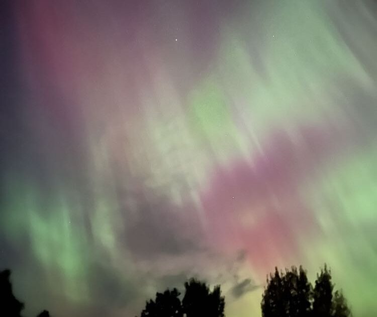 Northern lights over Gatineau