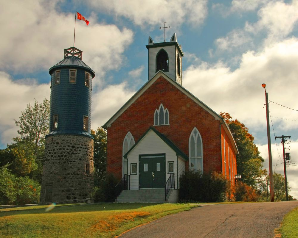 Exterior view of St. John the Apostle, Vankleek Hill