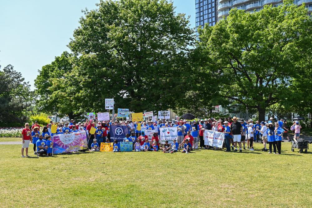 MHI supporters gathered for the 2025 Tulipathon.