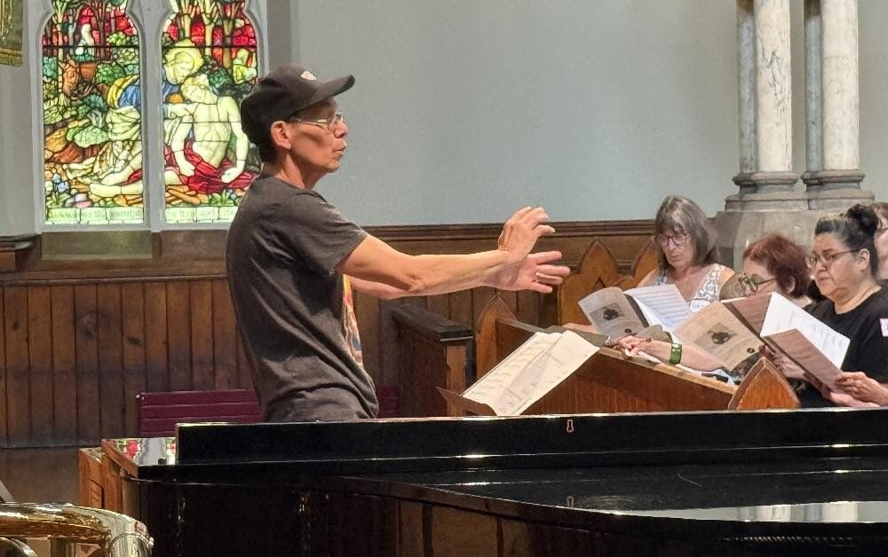 Andrew Balfour leading a music workshop